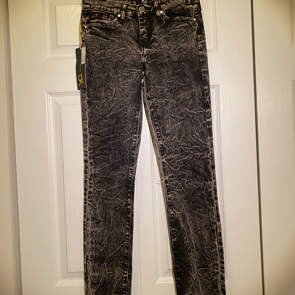 Women’s VO Skinny Jeans NWT in Gray and Black. Size 26.